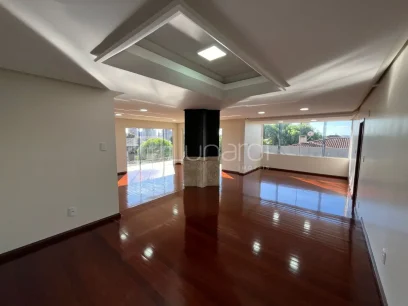 Foto Casa com 5 Dormitórios