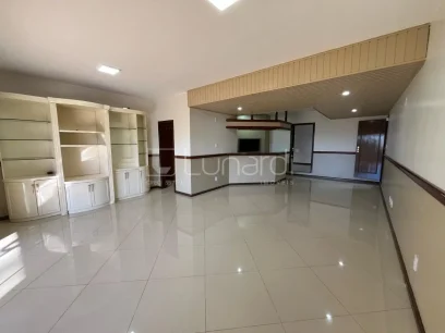 Foto Casa com 5 Dormitórios