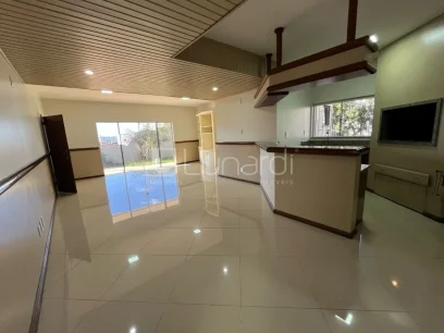 Foto Casa com 5 Dormitórios
