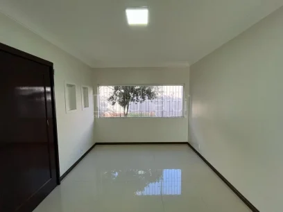 Foto Casa com 5 Dormitórios