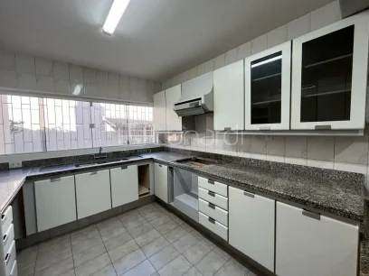 Foto Casa com 5 Dormitórios