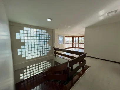 Foto Casa com 5 Dormitórios
