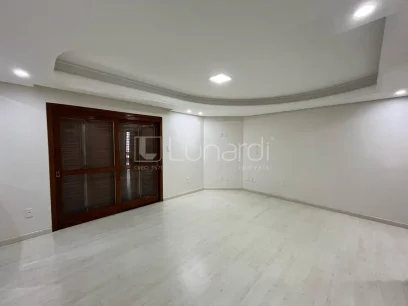Foto Casa com 5 Dormitórios
