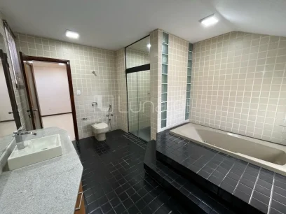 Foto Casa com 5 Dormitórios