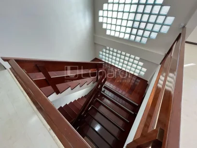 Foto Casa com 5 Dormitórios
