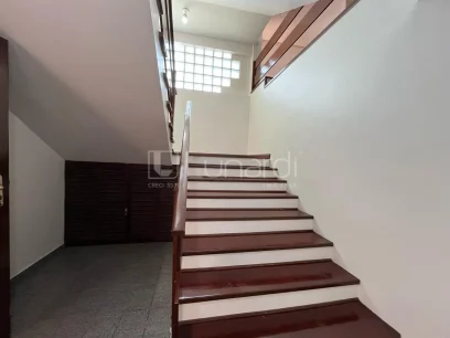 Foto Casa com 5 Dormitórios