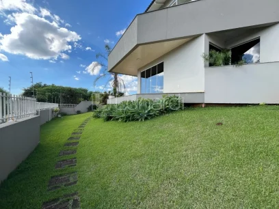 Foto Casa com 5 Dormitórios