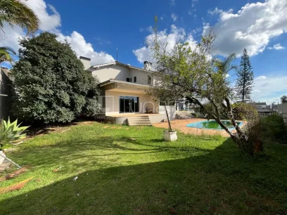 Foto Casa com 5 Dormitórios
