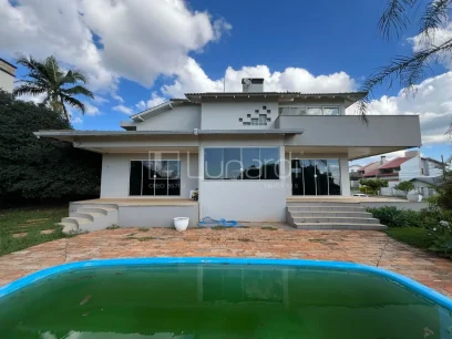 Foto Casa com 5 Dormitórios