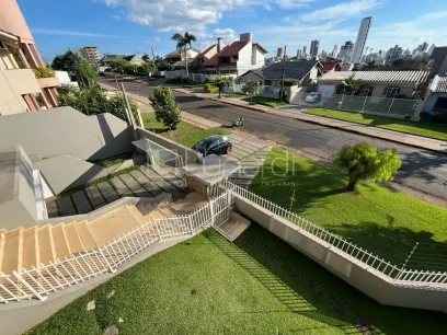 Foto Casa com 5 Dormitórios