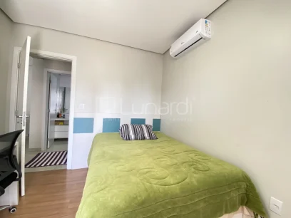 Foto Apartamento com 2 Dormitórios