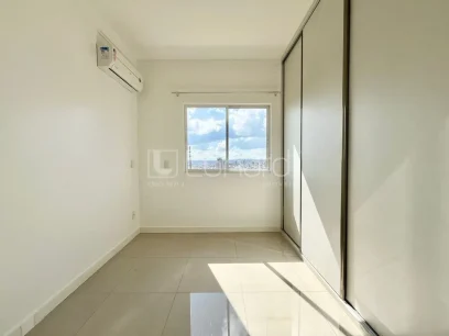 Foto Apartamento com 2 Dormitórios