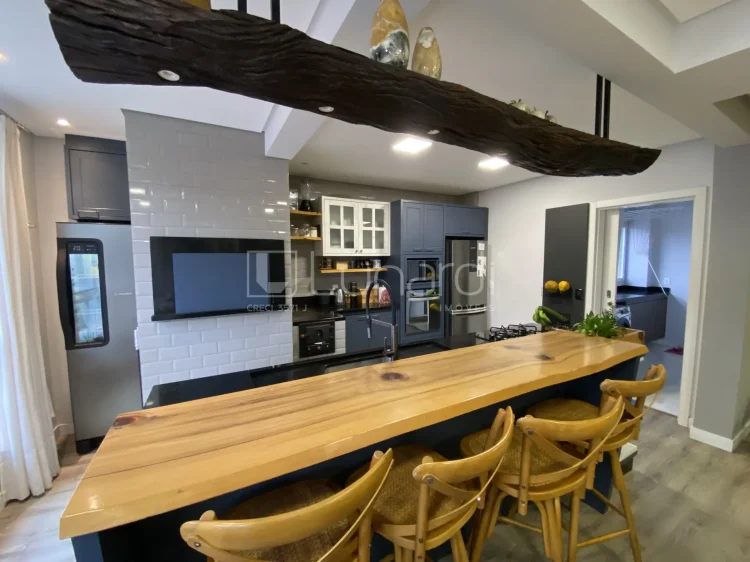 Apartamento com 3 Dormitórios