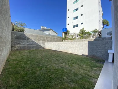 Foto Sobrado com 3 Dormitórios