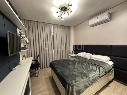 Foto Apartamento com 3 Dormitórios