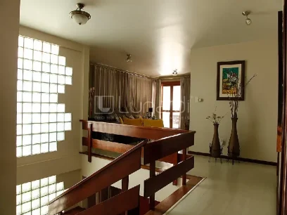 Foto Casa com 5 Dormitórios