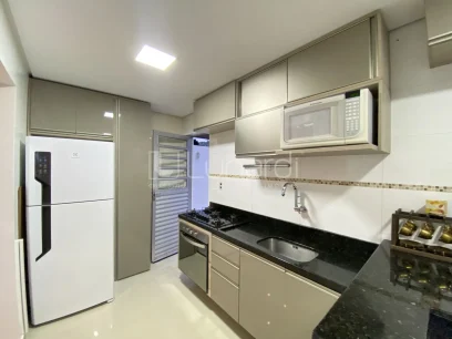 Foto Apartamento com 2 Dormitórios