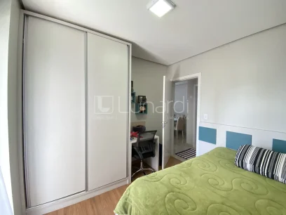 Foto Apartamento com 2 Dormitórios