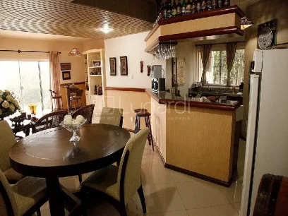 Foto Casa com 5 Dormitórios