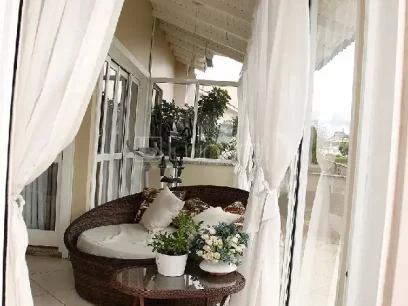 Foto Casa com 5 Dormitórios