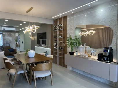 Foto Apartamento com 3 Dormitórios