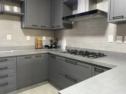 Foto Apartamento com 4 Dormitórios