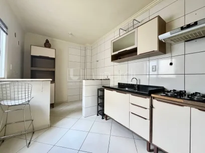 Foto Apartamento com 2 Dormitórios