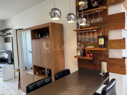 Foto Apartamento com 2 Dormitórios