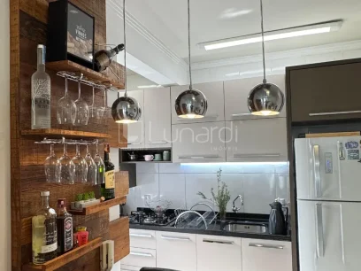 Foto Apartamento com 2 Dormitórios