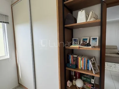 Foto Apartamento com 2 Dormitórios