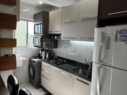 Foto Apartamento com 2 Dormitórios