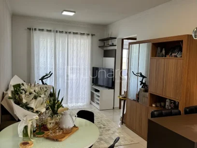 Foto Apartamento com 2 Dormitórios