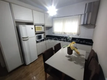 Foto Casa com 2 Dormitórios