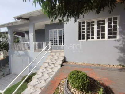 Casa com 3 Dormitórios