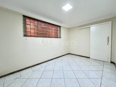 Foto Casa com 4 Dormitórios