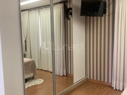 Foto Apartamento com 2 Dormitórios