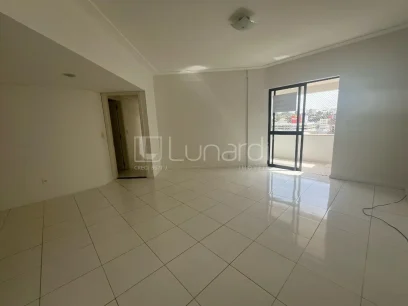 Apartamento com 3 Dormitórios