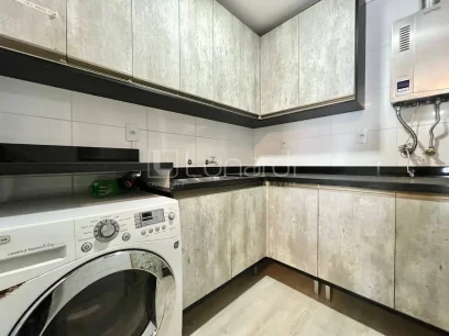 Foto Apartamento com 2 Dormitórios