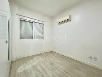 Foto Apartamento com 2 Dormitórios