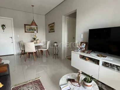 Apartamento com 2 Dormitórios