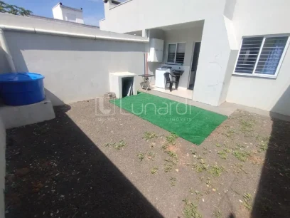 Foto Casa com 2 Dormitórios