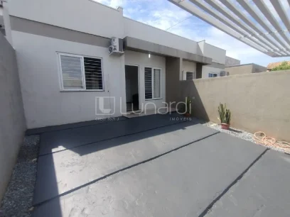 Foto Casa com 2 Dormitórios