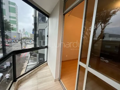 Foto Apartamento com 2 Dormitórios