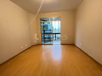 Foto Apartamento com 2 Dormitórios