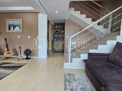 Foto Casa com 2 Dormitórios