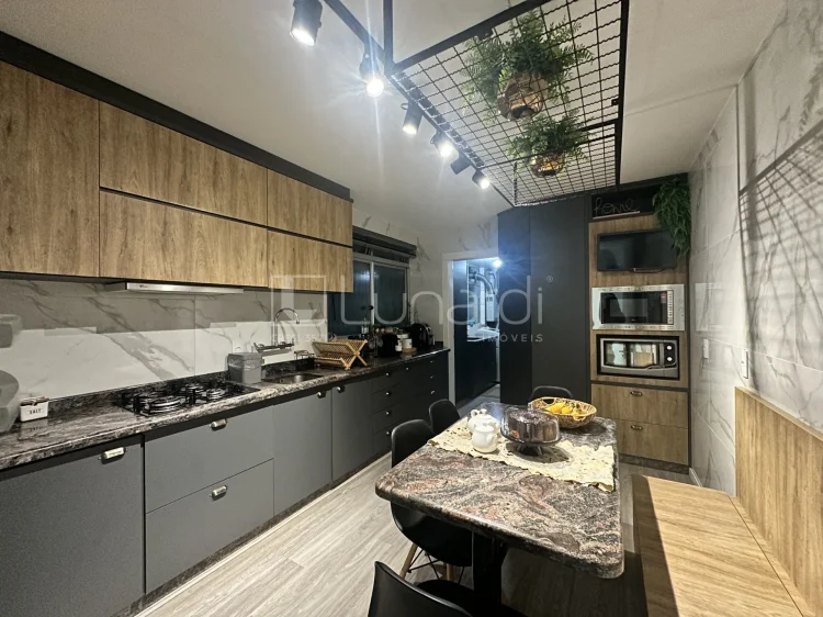 Apartamento com 3 Dormitórios