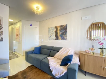 Foto Apartamento com 2 Dormitórios