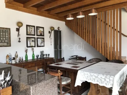 Foto Casa com 3 Dormitórios