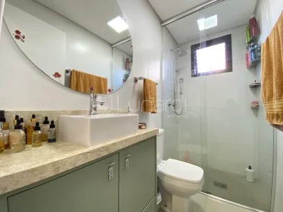 Foto Apartamento com 2 Dormitórios
