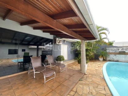 Foto Casa com 3 Dormitórios